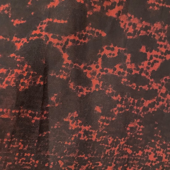 GUESS BNWT Red & Black Animal Print Sheer Long Sleeve Button Down Blouse Size L - Picture 3 of 7